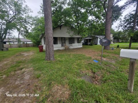 1903 N Main Street, Bonham