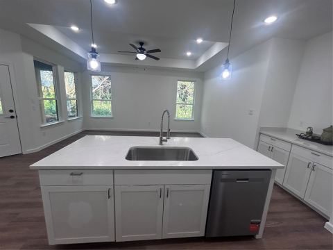 5717 San Jacinto Drive, Granbury, TX 76048 — photo 3