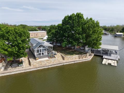 817 Brazos Harbor Circle, Granbury