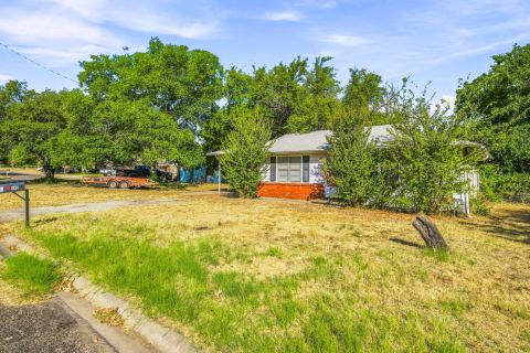 945 W Park Street, Stephenville, TX 76401 — photo 3