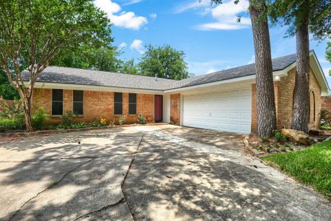 821 Prestwick Street, Bedford, TX 76022 — photo 2