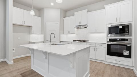 4915 SIMMENTAL Drive, Arlington, TX 76001 — photo 2