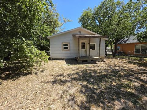311 Elmo Street, Cleburne, TX 76031 — photo 3