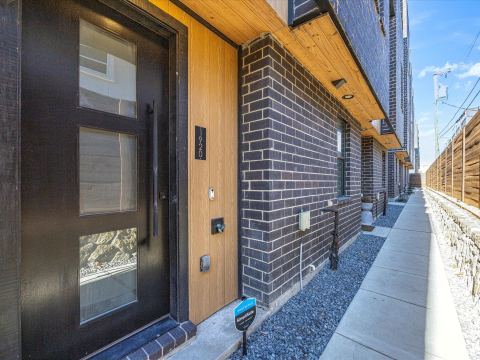 1920 Dowgate Court, Dallas, TX 75204 — photo 2
