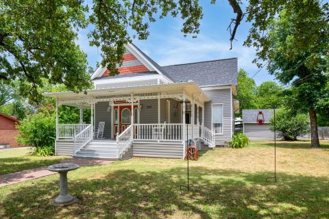 217 E 1st Street, Weatherford, TX 76086 — photo 2