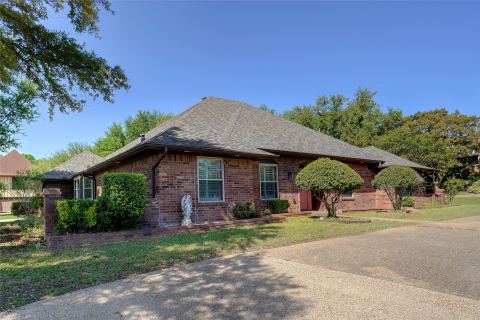 2833 S Country Club Road, Garland, TX 75043 — photo 2