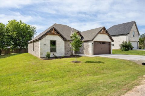 2209 Snake River Drive, Granbury, TX 76048 — photo 3