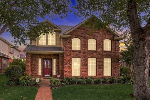 2740 Summertree Drive, Carrollton, TX 75006 — photo 2