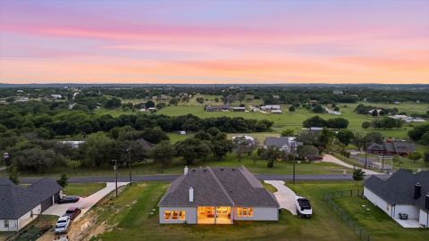 200 Finney Drive, Weatherford