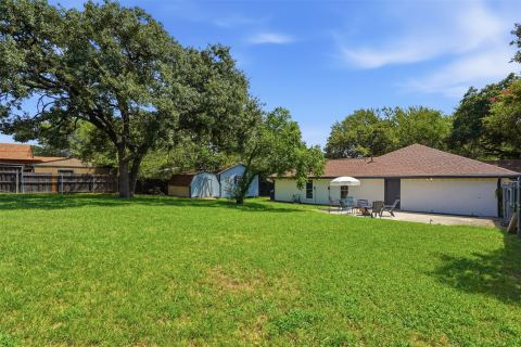 700 Highland Crest Drive, Hurst, TX 76054 — photo 3