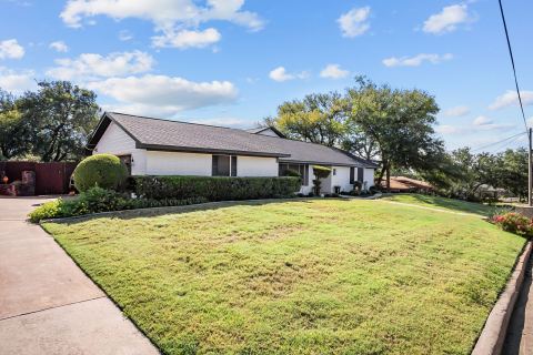 2016 NW 4th Avenue, Mineral Wells, TX 76067 — photo 2