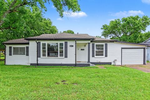 2610 Hillcrest Avenue, Greenville, TX 75402 — photo 2