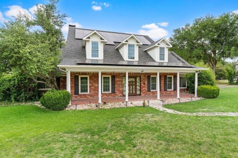 11 Country Ridge Road, Melissa