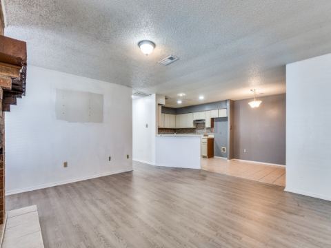 1228 English Street, Irving, TX 75061 — photo 2