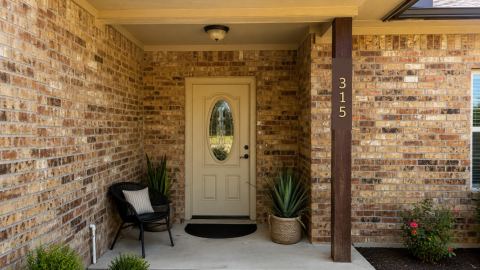 315 E Brockett Street, Sherman, TX 75090 — photo 2