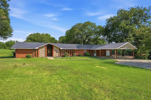 2011 W Houston Street, Sherman