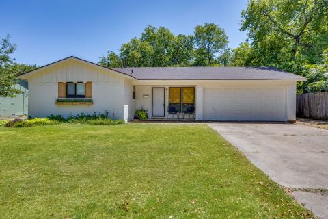 405 Lena Lane, Burleson