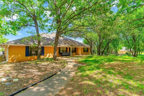 6212 Westover Drive, Granbury, TX 76049 — photo 2