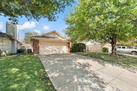 5645 Cancun Drive, North Richland Hills, TX 76180 — photo 2