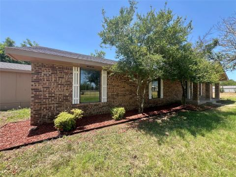 150 Sandlin Court, Springtown, TX 76082 — photo 3
