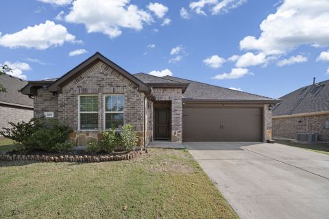216 Churchill Court, Waxahachie