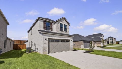2024 Whispering Lane, Celina
