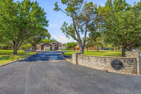 624 Williamsburg Court, Granbury, TX 76048 — photo 3