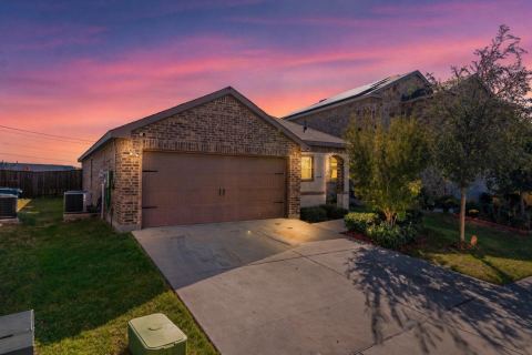 1018 Old Oaks Drive, Forney
