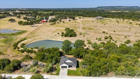 5507 Stonegate Circle, Granbury, TX 76048 — photo 2