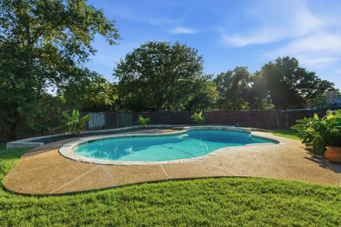 8516 Crestview Drive, North Richland Hills
