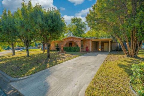 4712 Laverda Drive, Haltom City, TX 76117 — photo 2