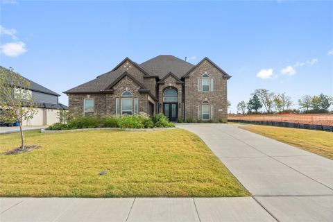 704 S HIDDEN LAKES Drive, DeSoto