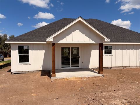 1305 Walters Drive, Granbury, TX 76048 — photo 2