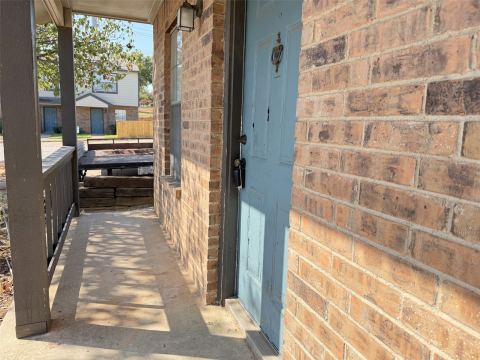 740 W Collins Street, Denton, TX 76201 — photo 2