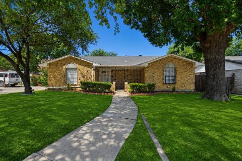 831 Kelso Drive, Dallas, TX 75211 — photo 2