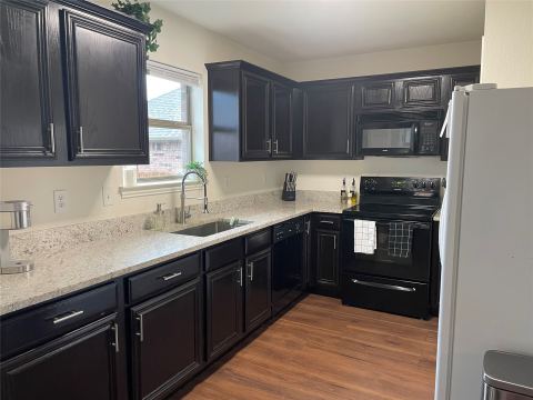 233 Irick Court, Aubrey, TX 76227 — photo 2