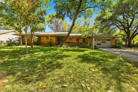 204 University Drive, Arlington, TX 76013 — photo 2
