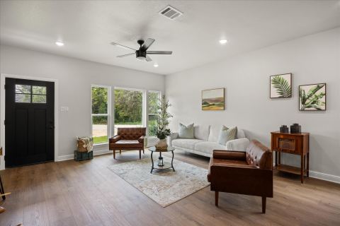 913 Colorado River Drive, Granbury, TX 76048 — photo 3