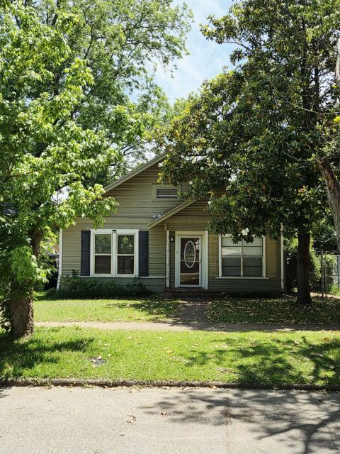 1120 W Main Street, Denison