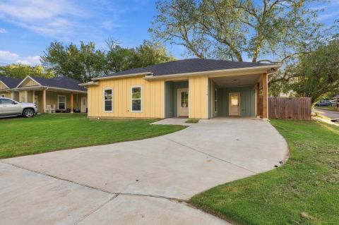 1116 S 6th Avenue, Denison, TX 75021 — photo 2