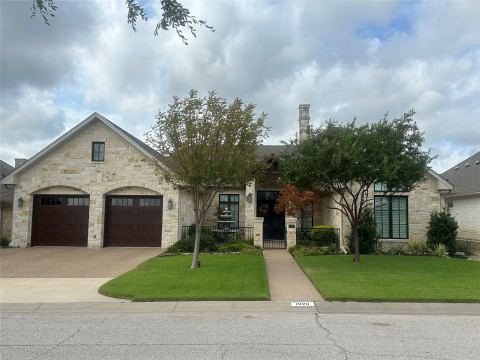 1520 Ridgewood Drive, Waco