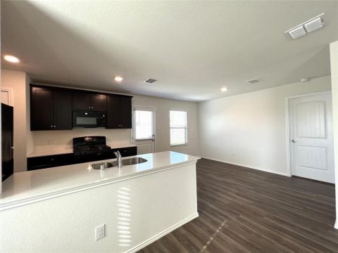 213 Anvil Drive, Fort Worth, TX 76052 — photo 3