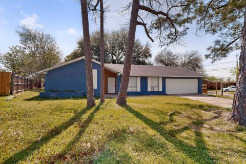 400 Casa Bello Court, Irving
