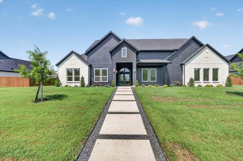 1008 Devonshire Drive N, Forney