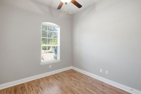 510 Garden Avenue, Euless, TX 76039 — photo 2