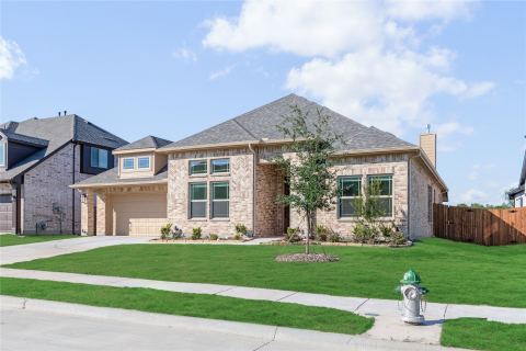 900 Twin Pine Court, Anna