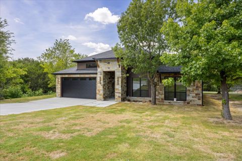 210 Knob Hill Drive, Granbury, TX 76048 — photo 3