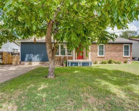 1108 Chester Street, Cleburne, TX 76033 — photo 2