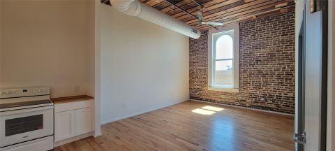 201 Chambers Street 303, Cleburne