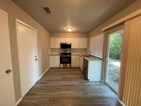 1517 VANDERBILT Drive, Arlington, TX 76014 — photo 3